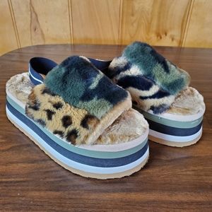 Steve Madden Platform Slipper Slides